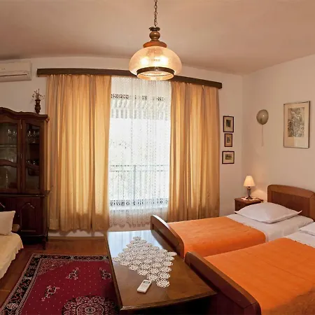 Apartments-curkovic * Трогір