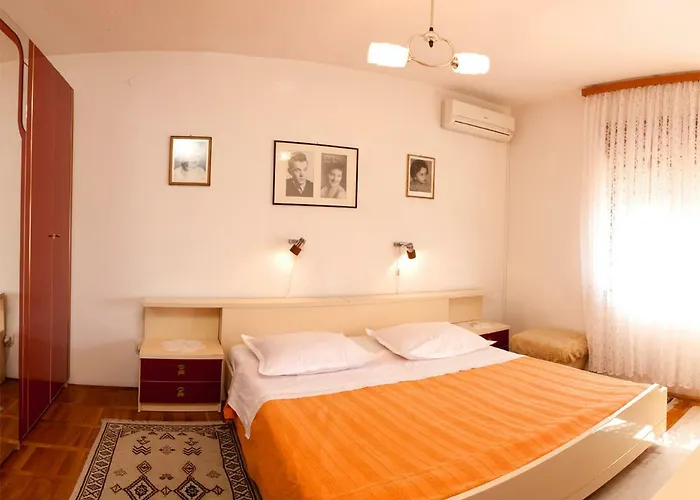 Apartments-curkovic דירה *